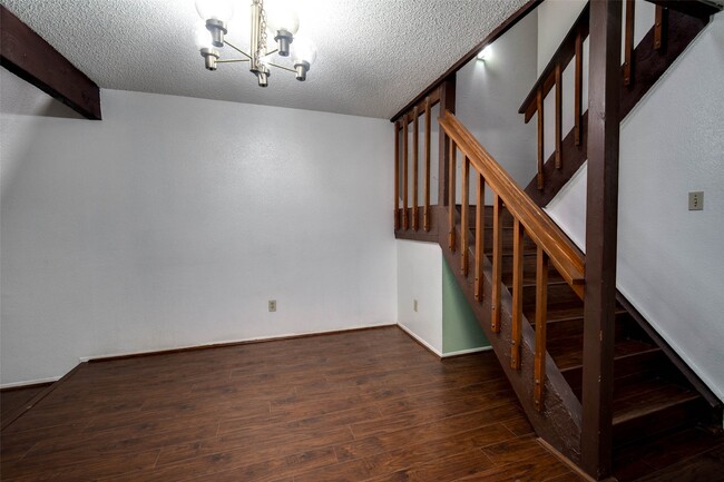 Building Photo - 7131 Brendam Ln