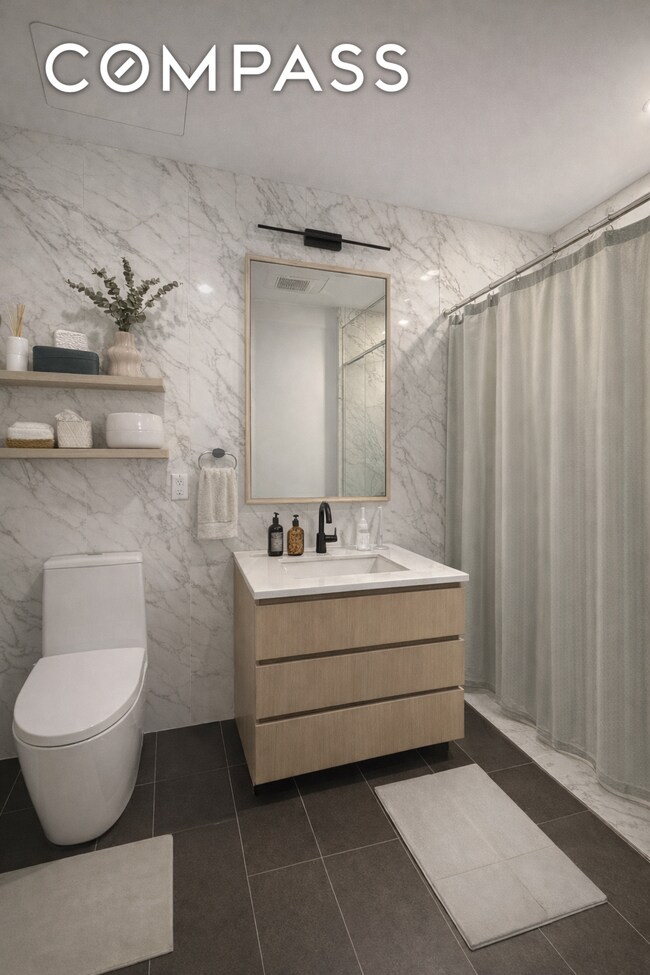 Building Photo - 45-07 Ct Square W