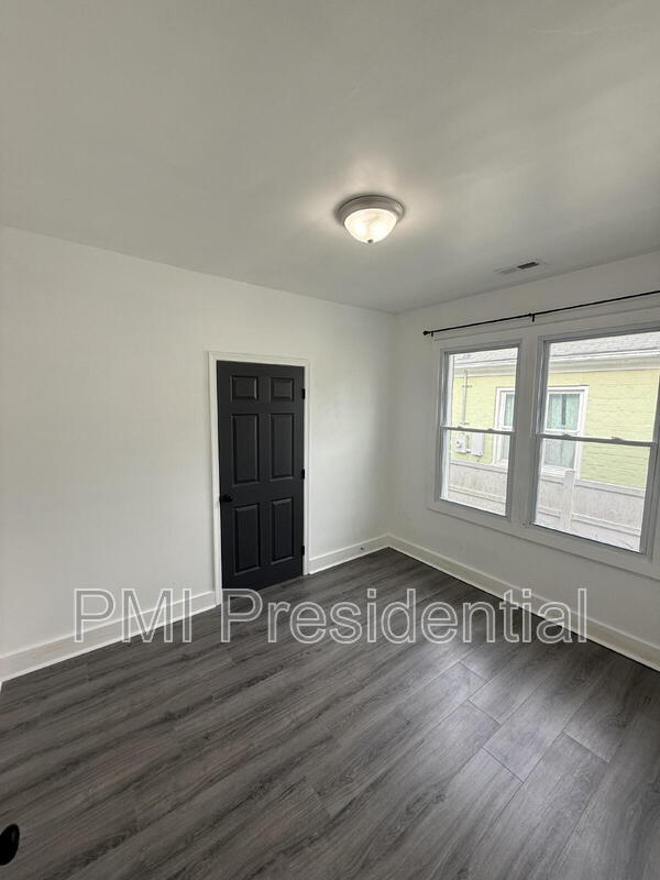 Building Photo - 600 N 21st Ave