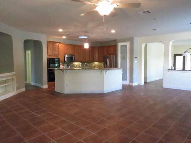 family room/kitchen - 508 Sang Saloon Rd