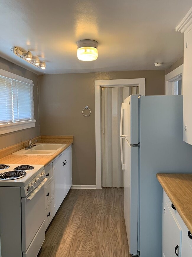 Building Photo - Lovely 1 Bedroom 1 Bathroom home