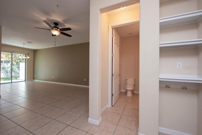 Building Photo - 9460 Tawnyberry St