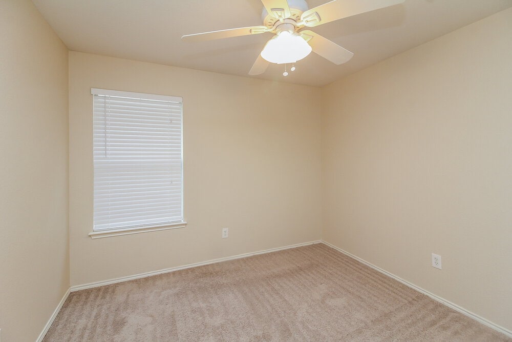 Building Photo - 2807 N Hampton Dr