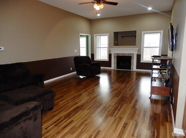 Building Photo - 4433 Candlewick Ln