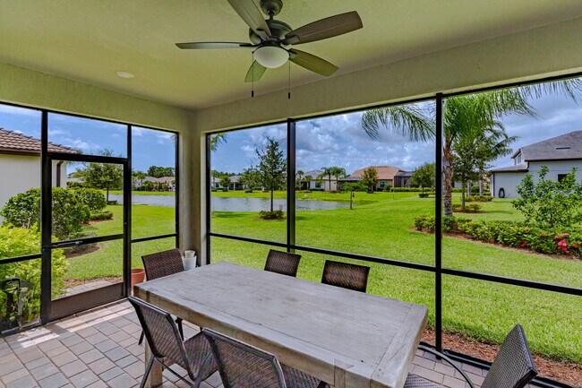 Building Photo - 740 S E Boboli Way