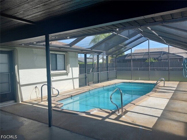 Building Photo - 1106 SE 21st Ln