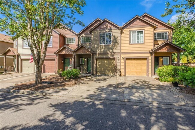 Building Photo - Crisp, Updated Townhome Near Nike & Shopping