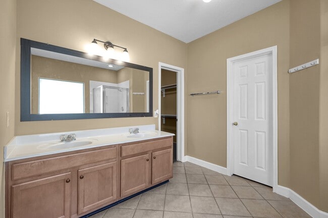 Building Photo - 952 Crannog Way