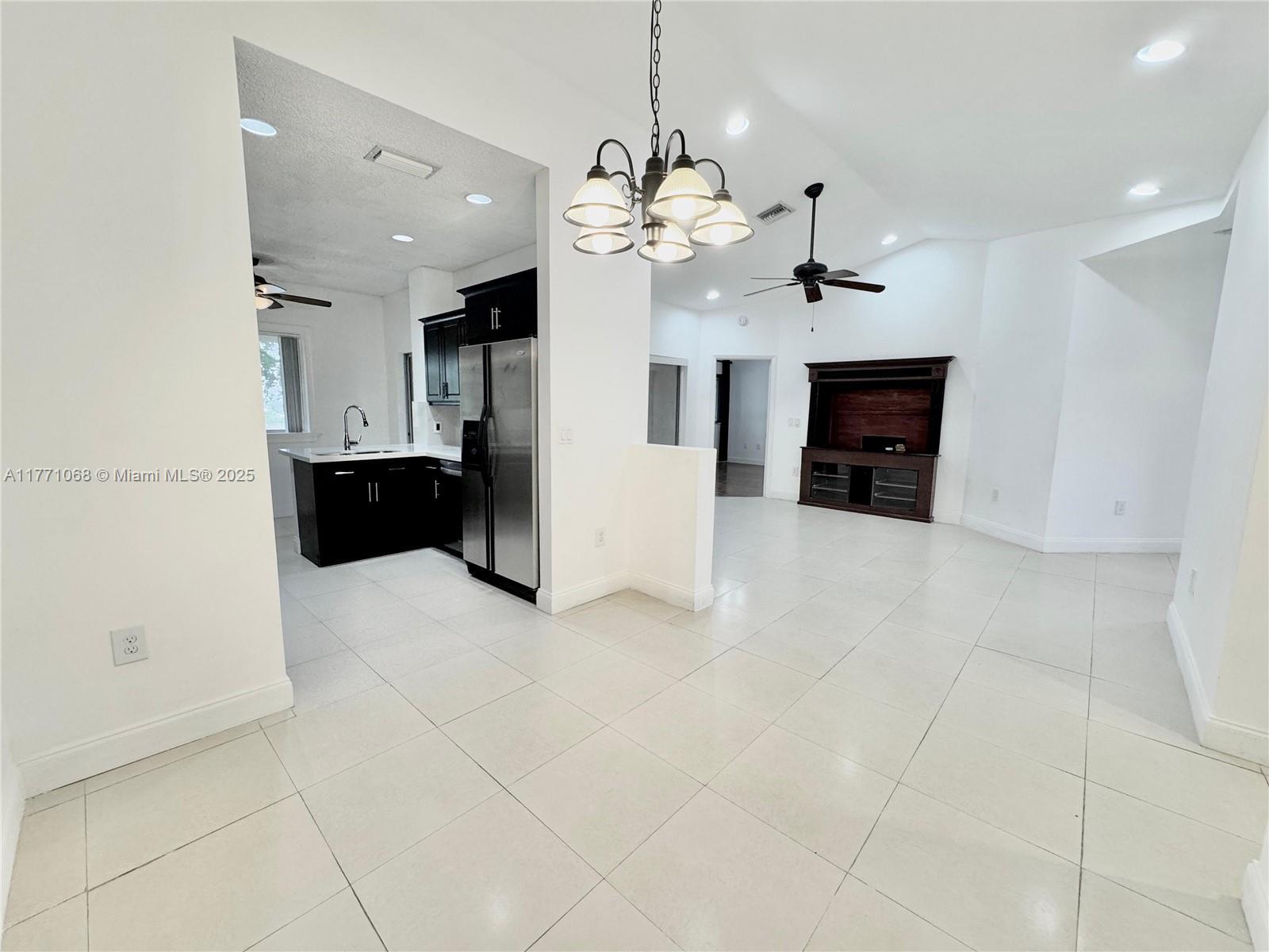 Building Photo - 16320 Malibu Dr