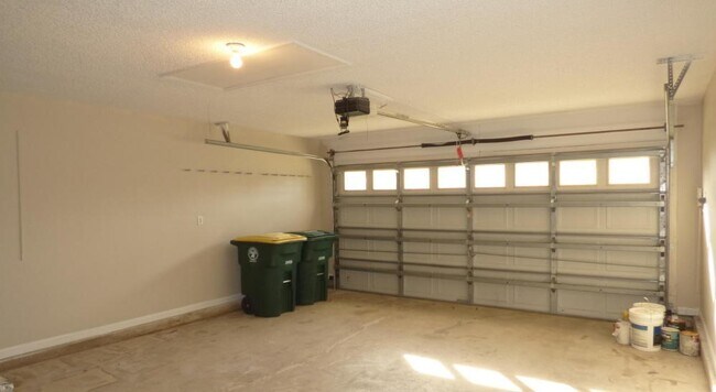 Building Photo - 1685 Aston Hall Ct