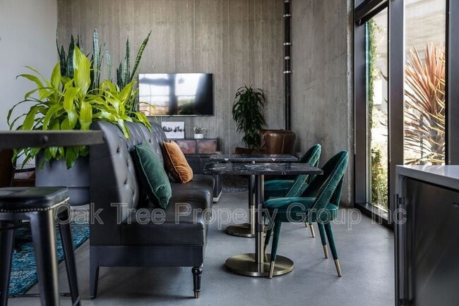 Building Photo - 532 Union St