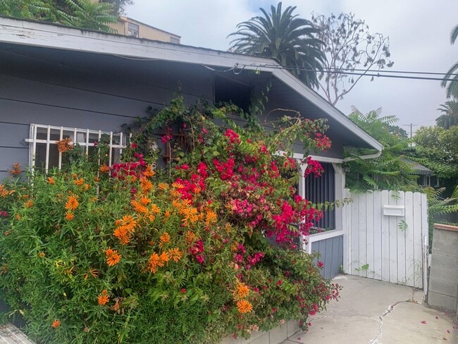 Building Photo - 1920s 2 Bedroom House With Porch And Views...