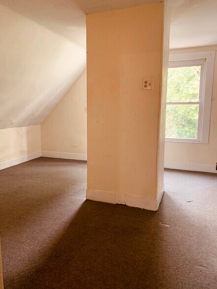 Building Photo - 25 Pratt St