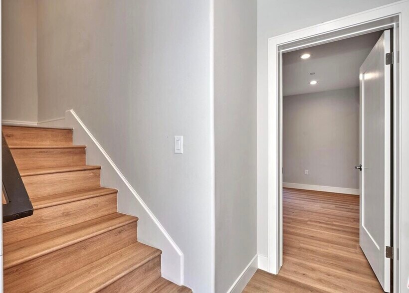 Building Photo - 4507 Lomita St