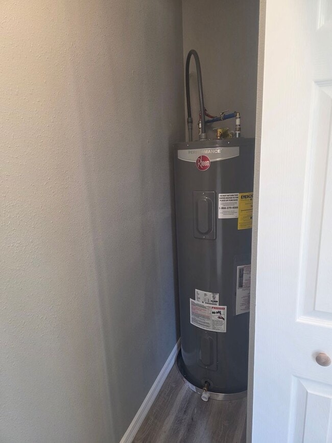 Building Photo - Updated 3 bedroom 2 bath Home for rent