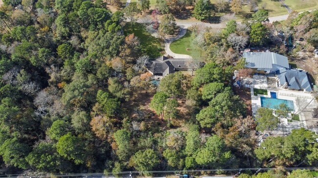 Building Photo - 5 Oak Crest Cir