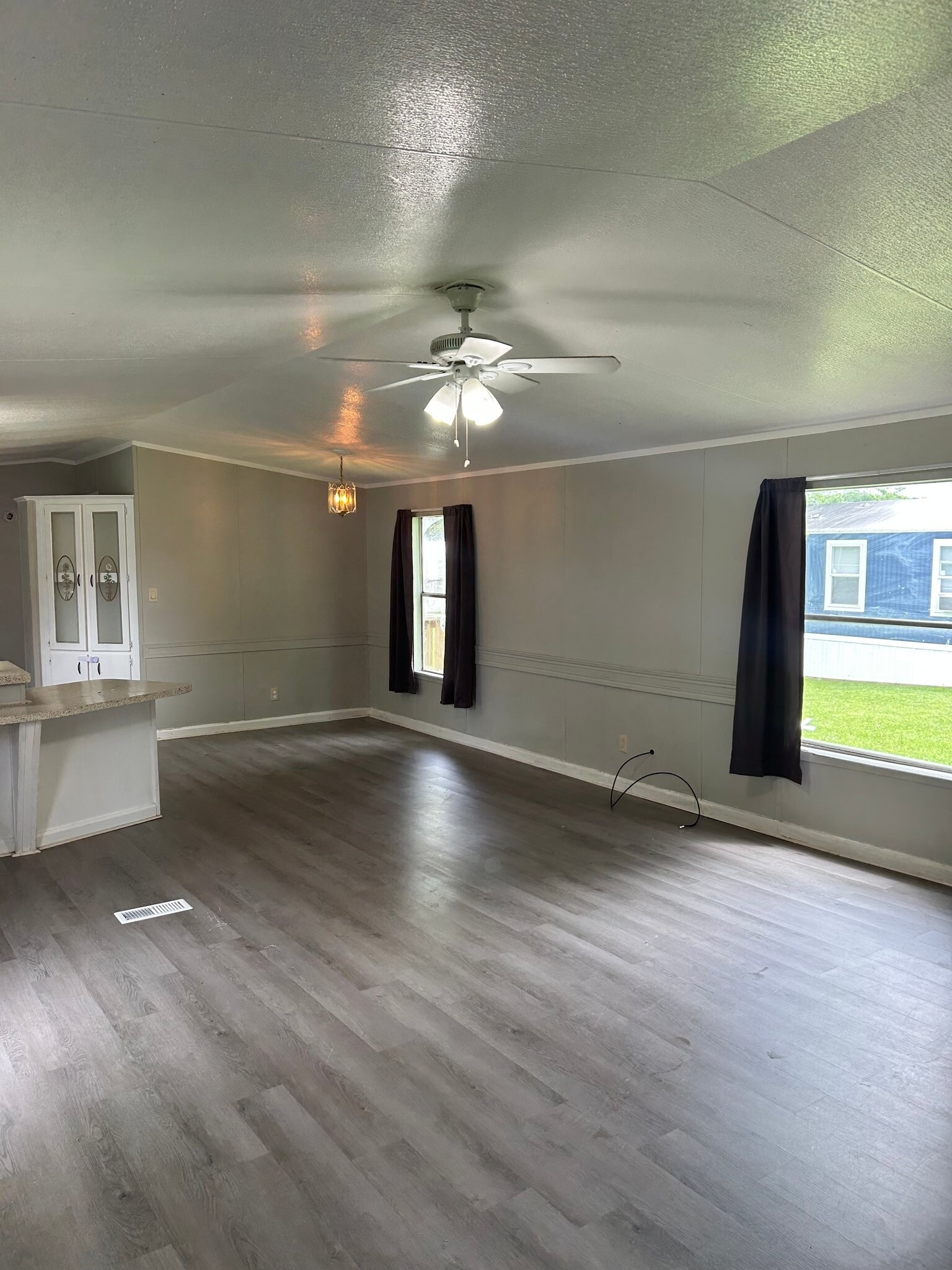 Building Photo - 4329 W Park Row Blvd