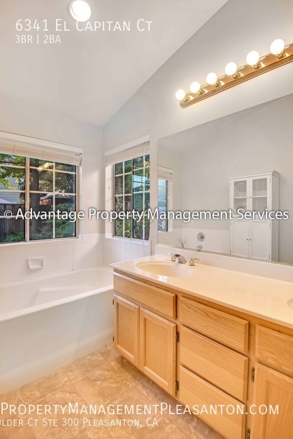 Building Photo - 6341 El Capitan Ct