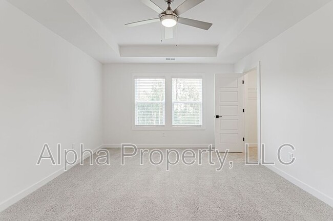 Building Photo - 1218 Westgate Vlg Dr
