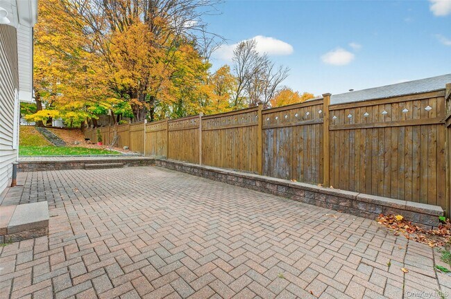 Building Photo - 913 Parkway Pl