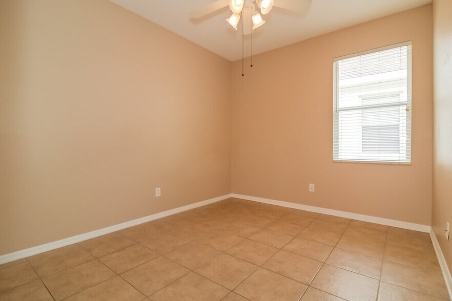 Building Photo - 5512 Terrain De Golf Dr