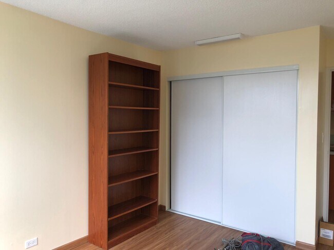 Building Photo - 2637 Kuilei St