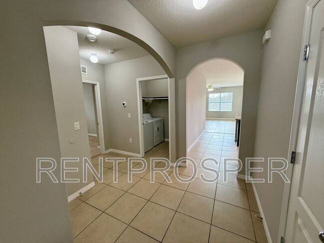 Building Photo - 4222 Roberta Dr