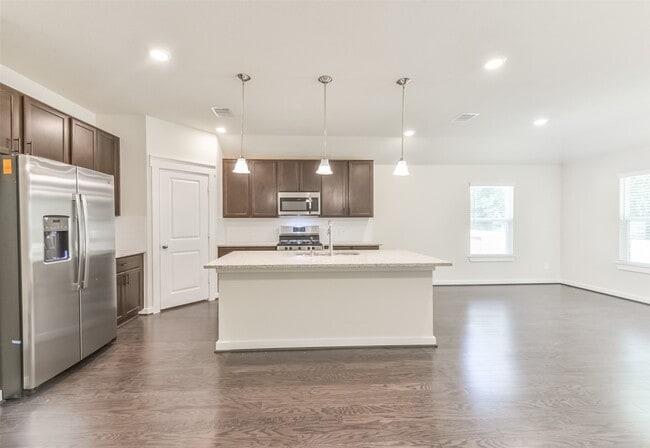 Building Photo - 9007 San Saba Way