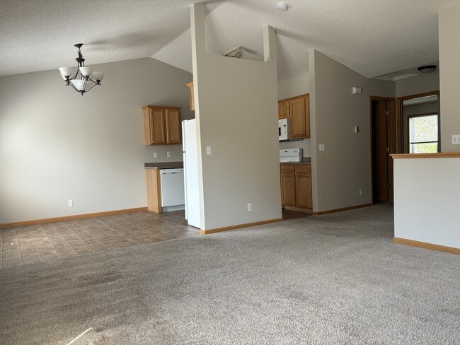 Building Photo - 1349 Willow Trail