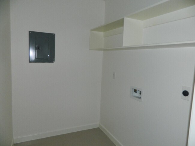 Building Photo - 1615 Dra Eve Perez Lane