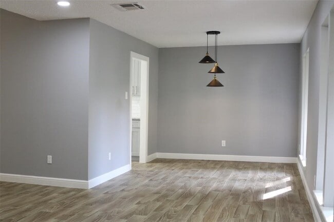 Building Photo - 21330 Park Tree Ln