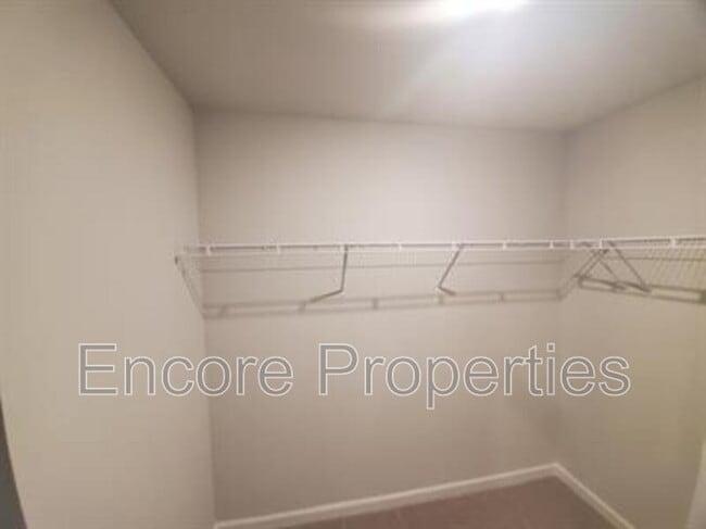 Building Photo - 208 Abercorn Way