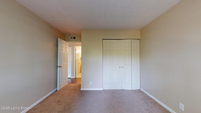Building Photo - 7074 Wildwood Cir