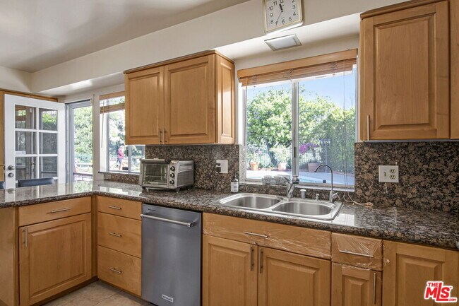 Building Photo - 2546 Cordelia Rd