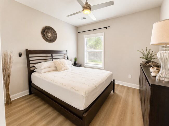Building Photo - 5 Cottontail Ct