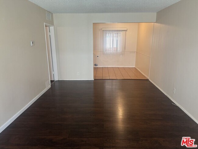 Building Photo - 10432 Crenshaw Blvd