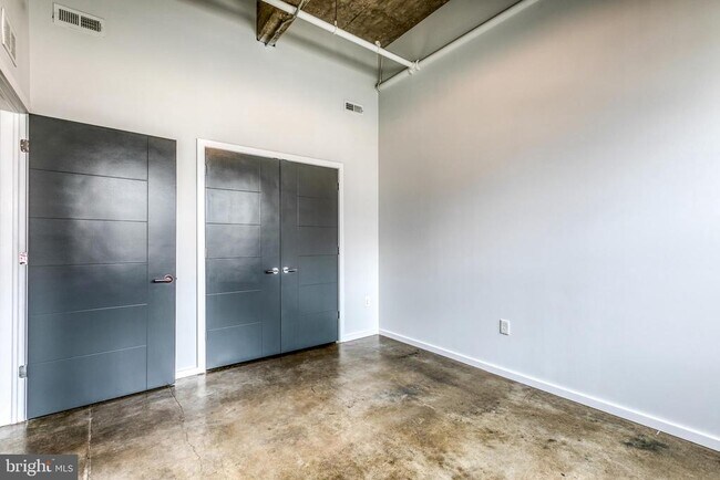 Building Photo - 4800 Brown St