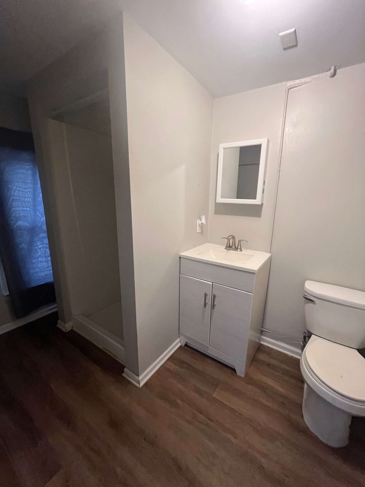 Nice sized bathroom - 2004 E 125th St