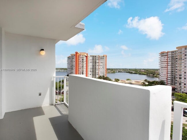 Building Photo - 1200 NE Miami Gardens Dr