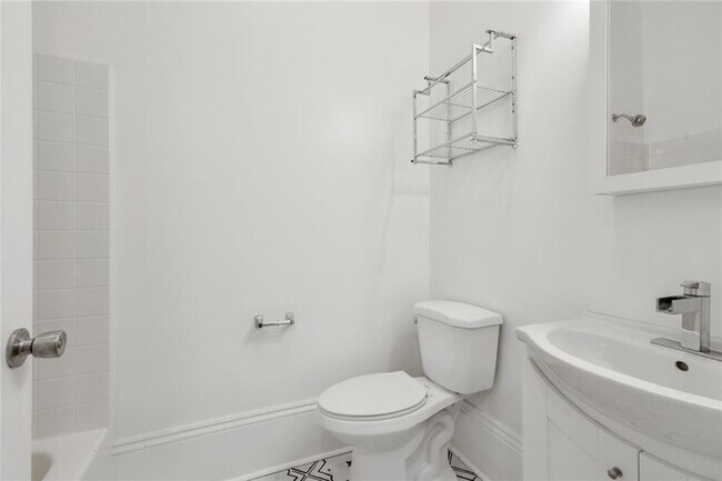 Building Photo - 1625 Second Street Unit 2