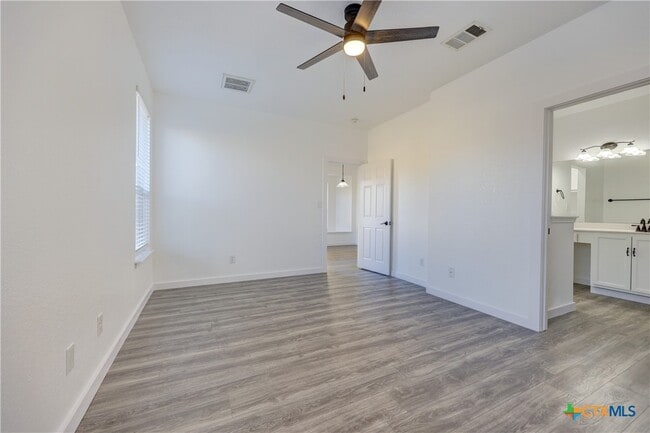 Building Photo - 15218 Parrish Ln