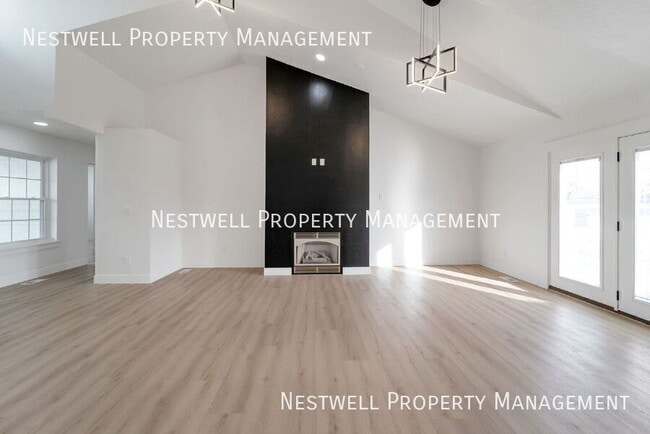 Building Photo - 353 Redberry Rd