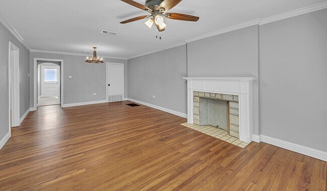 Building Photo - 2825 Columbus Ave