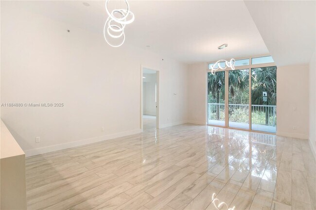 Building Photo - 14951 Royal Oaks Ln