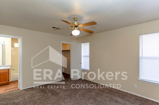 Building Photo - 4903 Ridge Haven