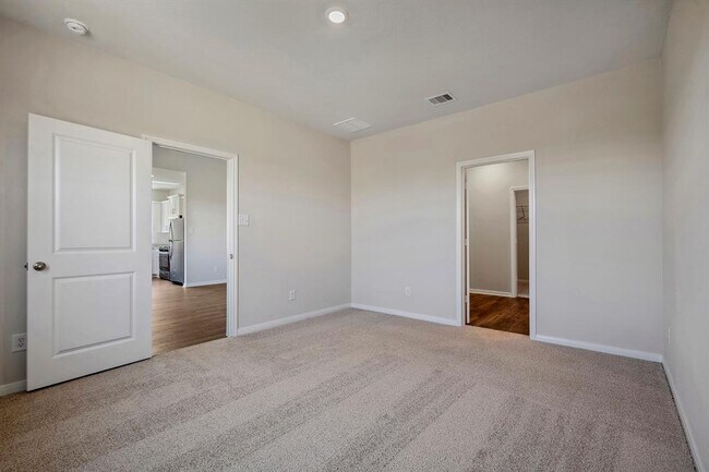 Building Photo - 10419 Red Cardinal Dr