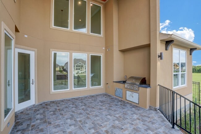 Building Photo - 502 Amalfi Dr