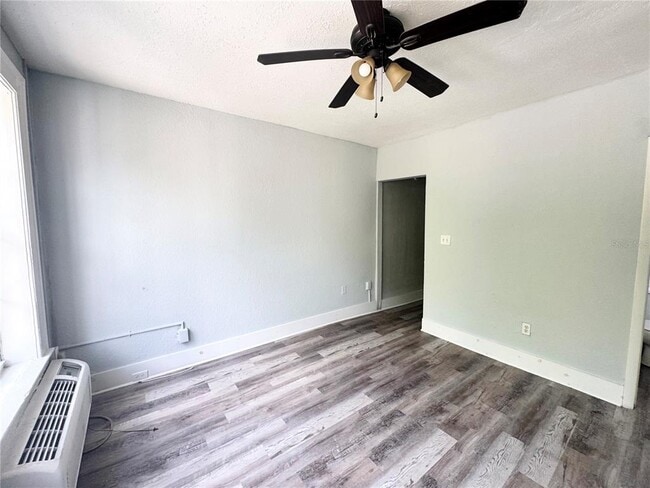 Building Photo - 704 Cordova Dr