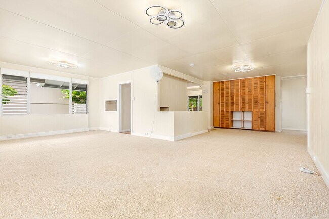 Building Photo - Charming 4-bedroom, 2-bathroom single-family home