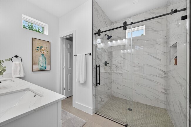 Building Photo - 5027 Willow Glen Dr